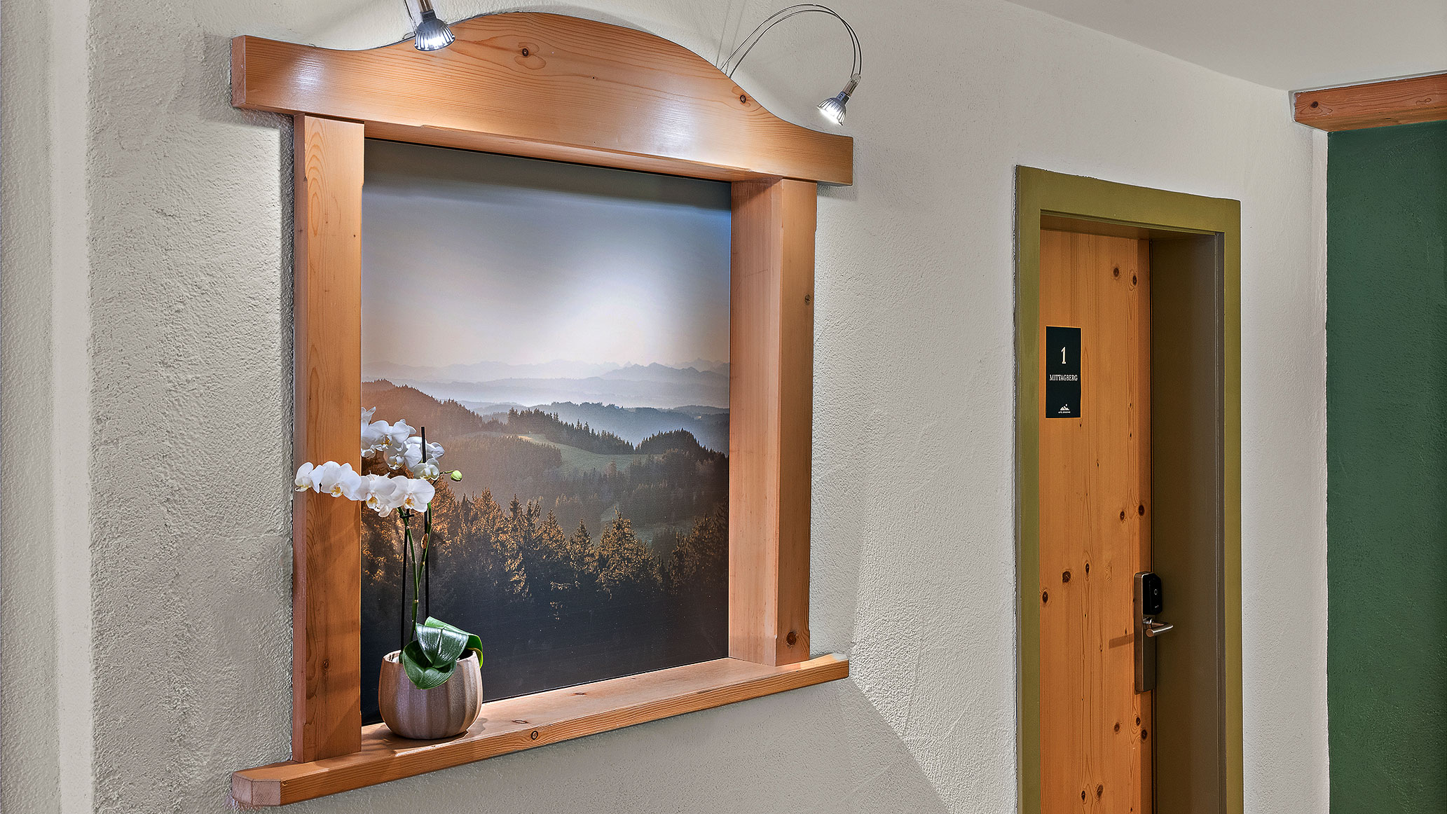 Foyer – hotel bergsonne allgaeu imberg sonthofen allgaeu altbau flur stilleben | Hotel Bergsonne Allgäu